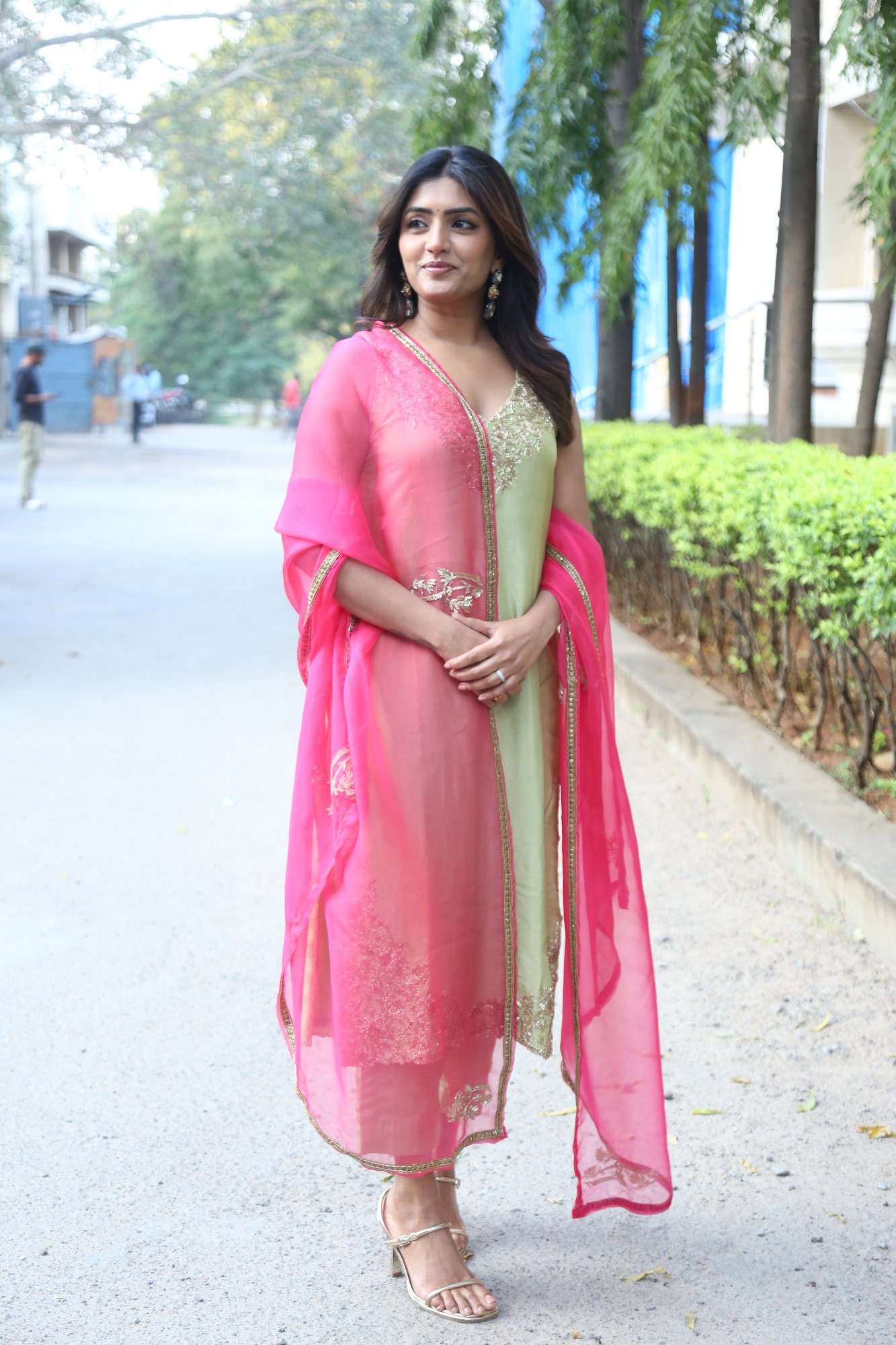 Eesha-Rebba-At-Om-SHanthi-SHanthi-SHanthihi-Teaser-Launch-2