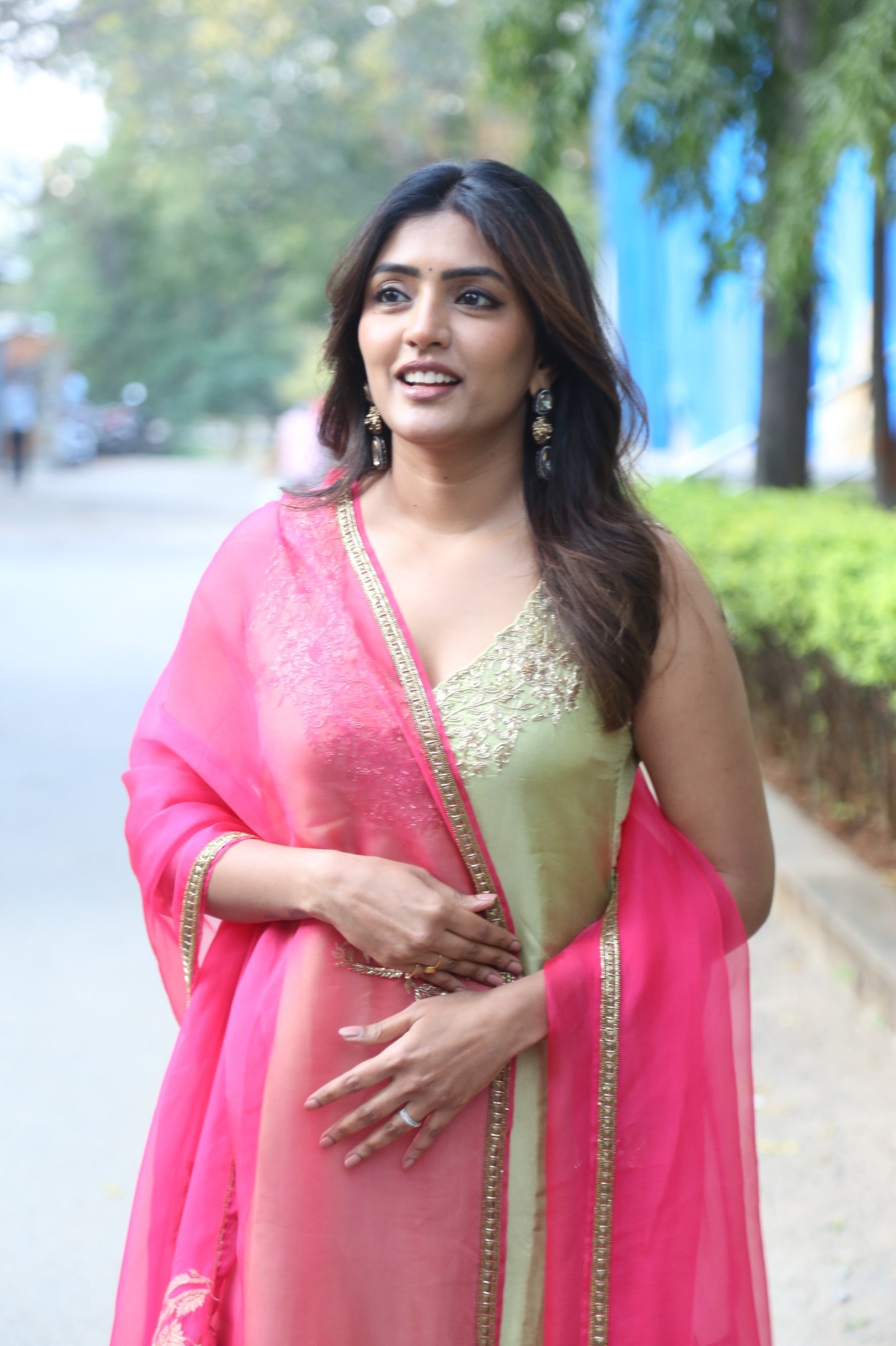 Eesha-Rebba-At-Om-SHanthi-SHanthi-SHanthihi-Teaser-Launch-4