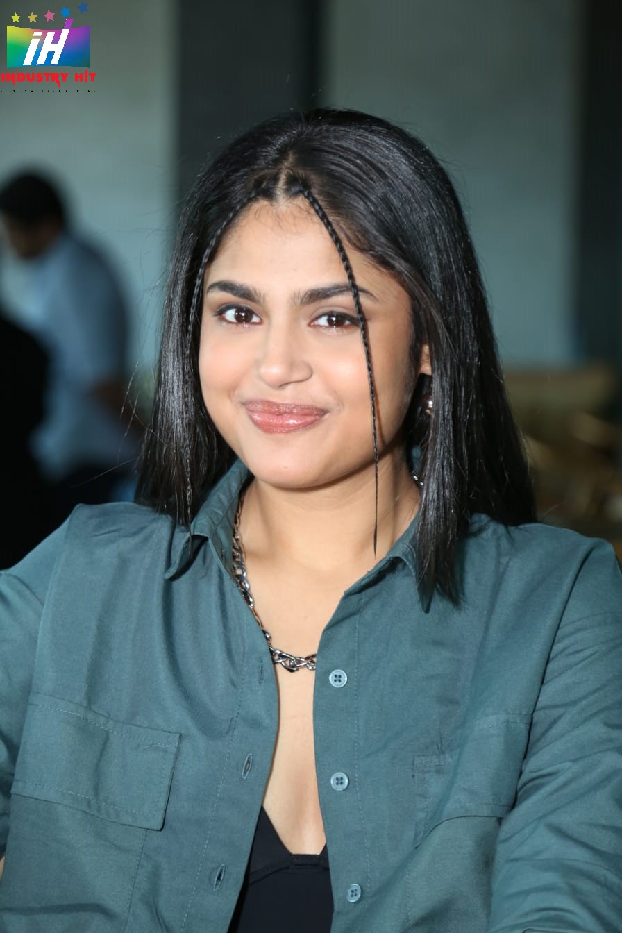 Faria-Abdullah-Latest-Stills-13