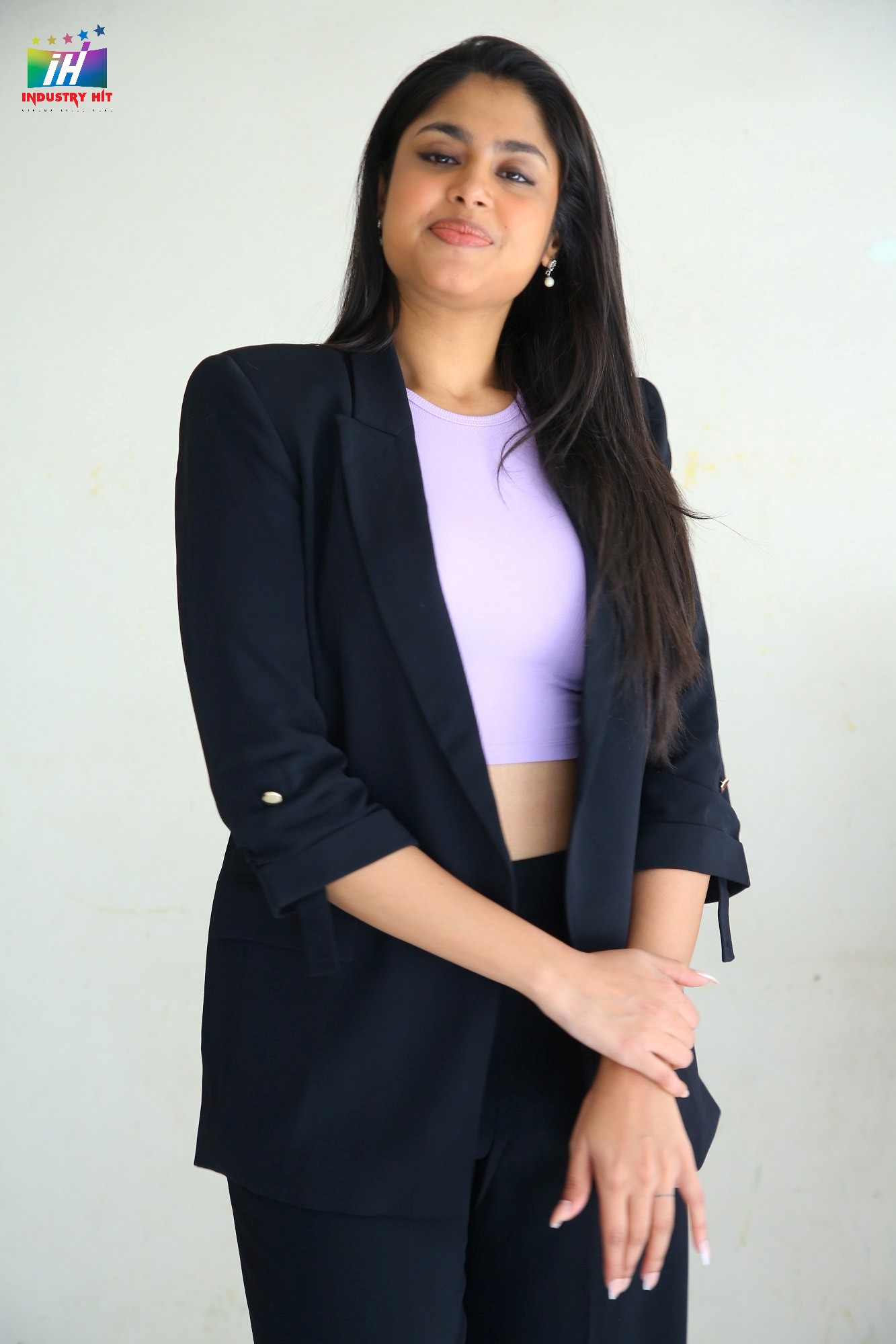 Faria-Abdullah-At-Media-Interaction-About-Gurram-Paapireddy-Movie-2