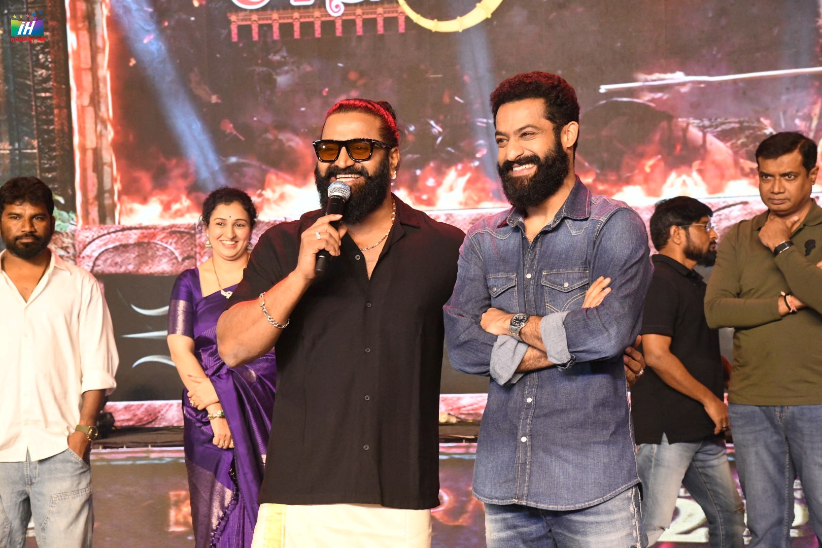 Kantara-Chapter-1-Grand-Pre-release-Event-At-Hyderabad-4