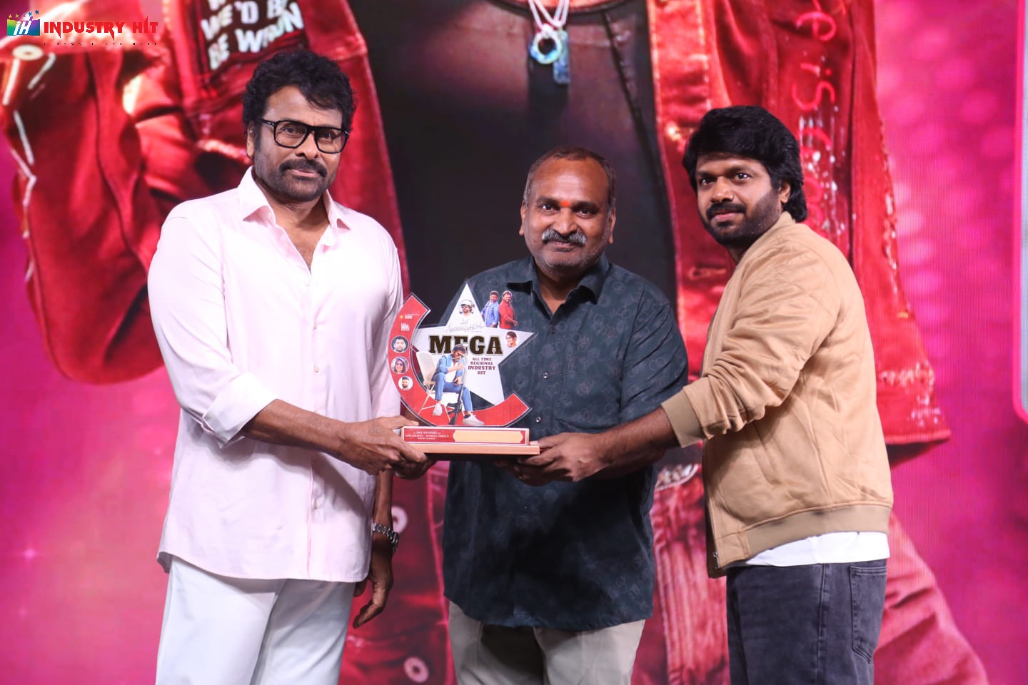 Mana-ShankaraVaraPrasad-Garus-All-Time-Regional-Industry-Hit-Celebrations-Photos-103