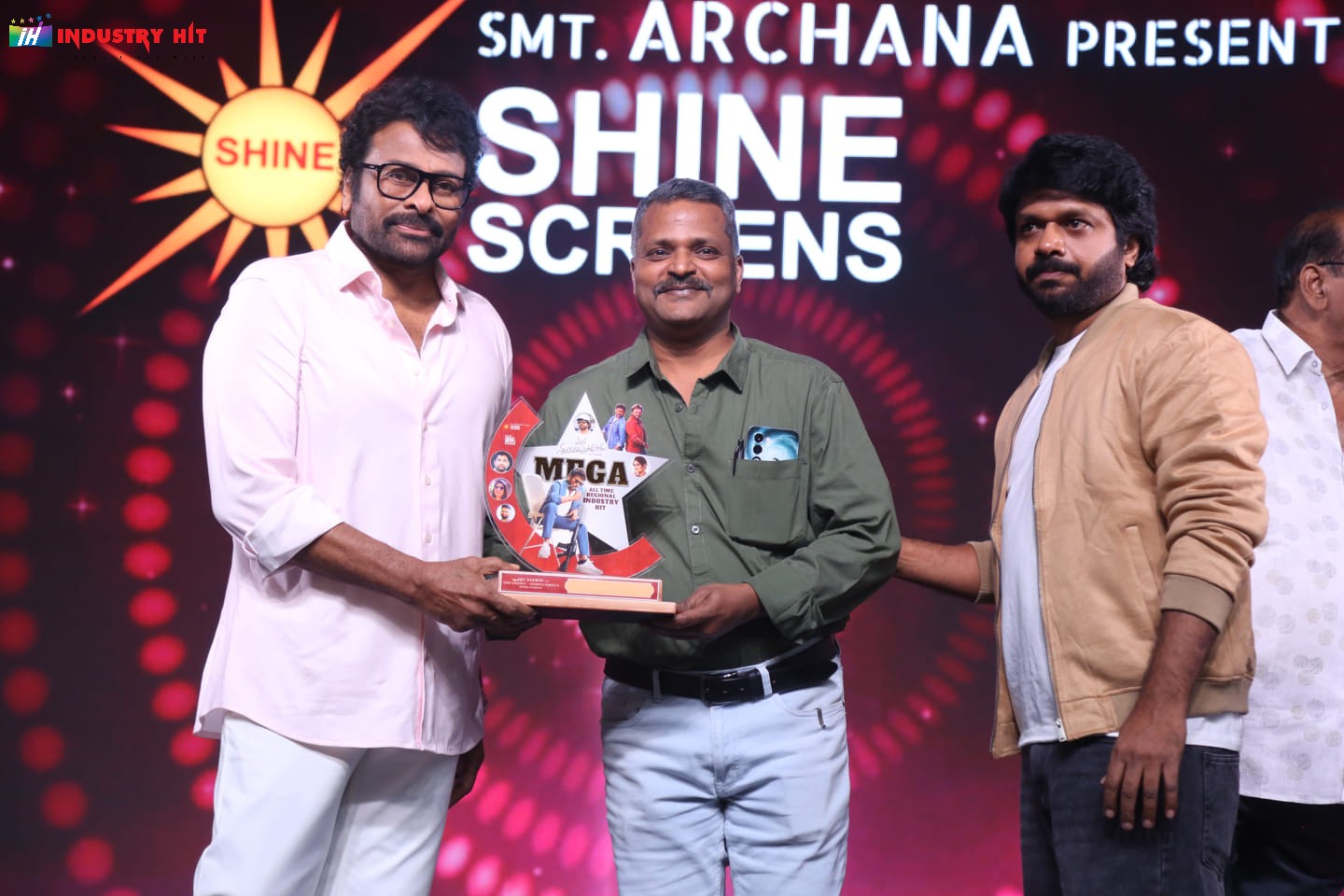 Mana-ShankaraVaraPrasad-Garus-All-Time-Regional-Industry-Hit-Celebrations-Photos-105