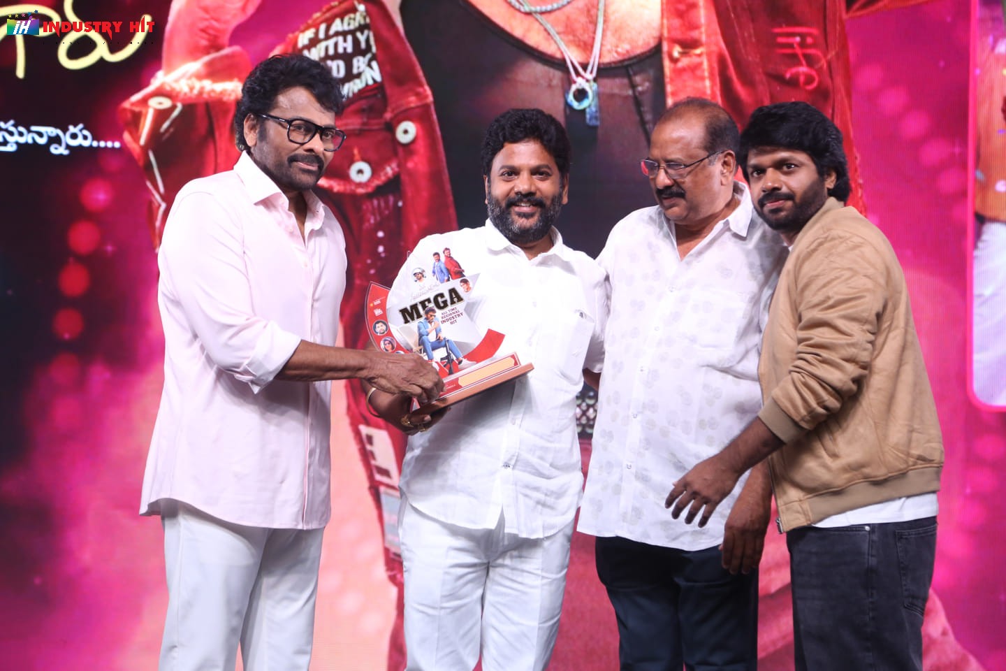 Mana-ShankaraVaraPrasad-Garus-All-Time-Regional-Industry-Hit-Celebrations-Photos-107