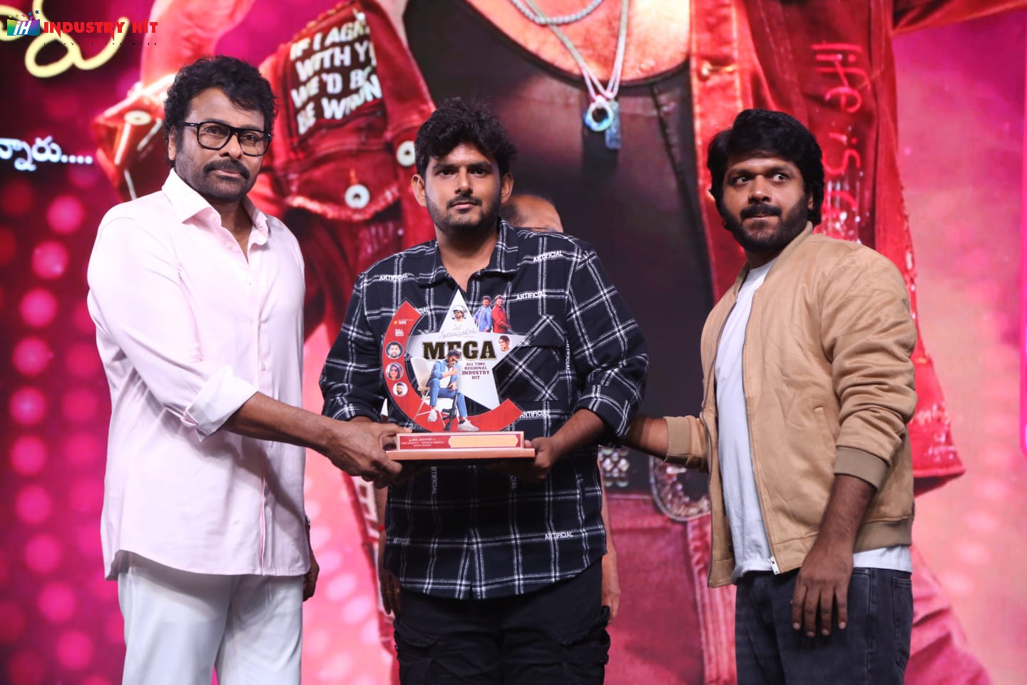 Mana-ShankaraVaraPrasad-Garus-All-Time-Regional-Industry-Hit-Celebrations-Photos-110