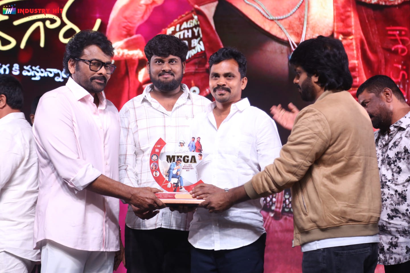 Mana-ShankaraVaraPrasad-Garus-All-Time-Regional-Industry-Hit-Celebrations-Photos-125