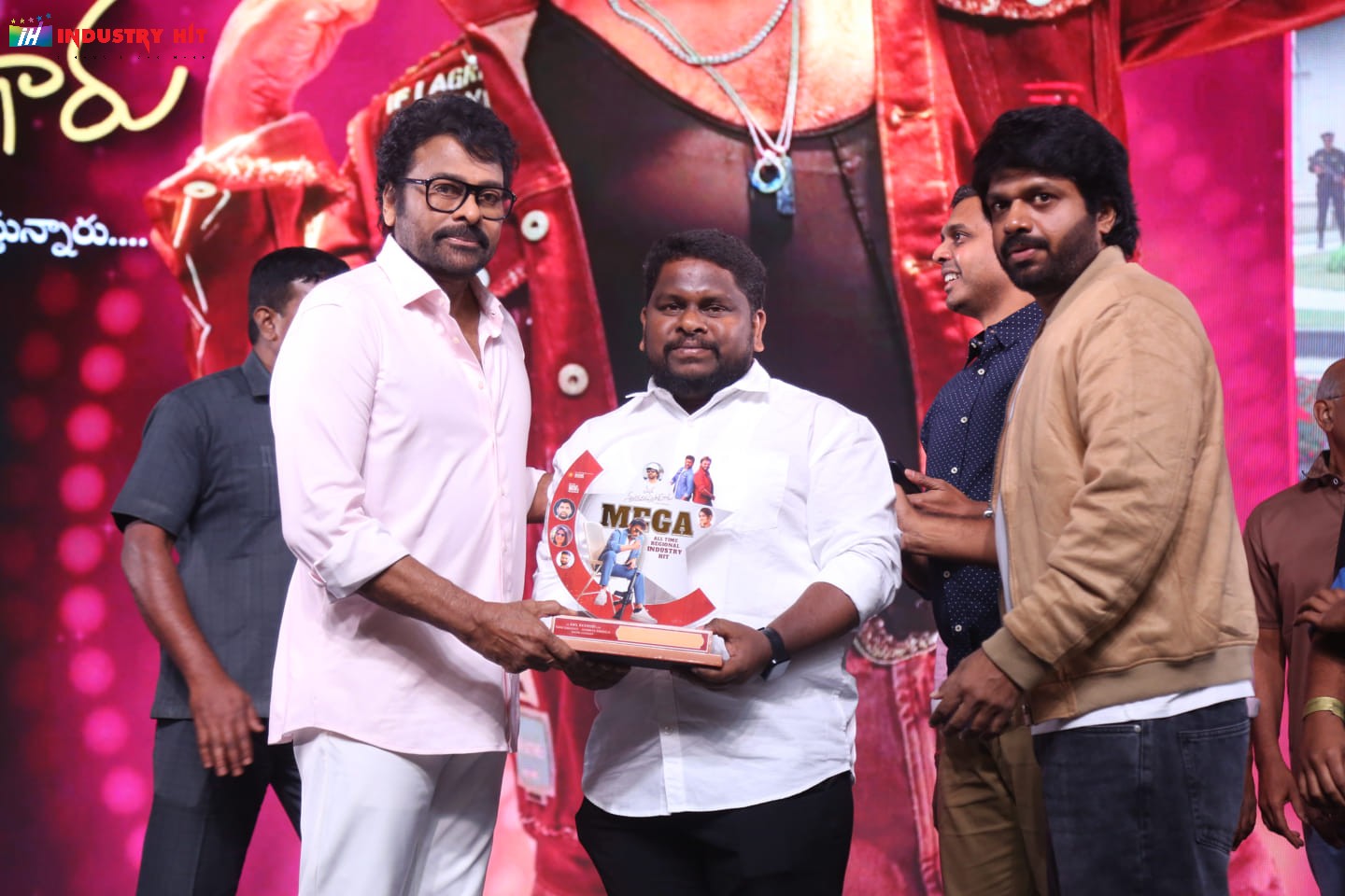 Mana-ShankaraVaraPrasad-Garus-All-Time-Regional-Industry-Hit-Celebrations-Photos-147