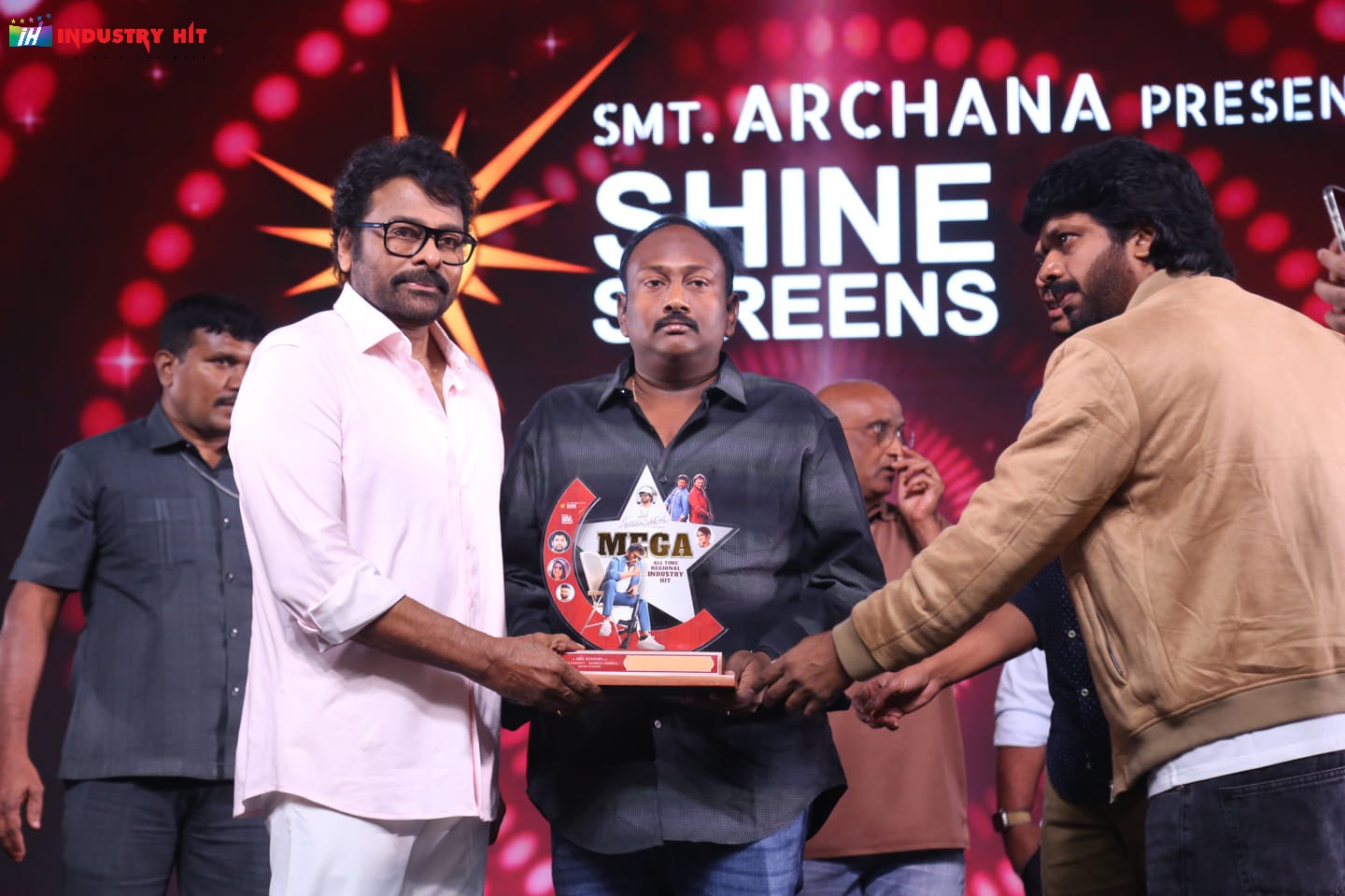 Mana-ShankaraVaraPrasad-Garus-All-Time-Regional-Industry-Hit-Celebrations-Photos-152