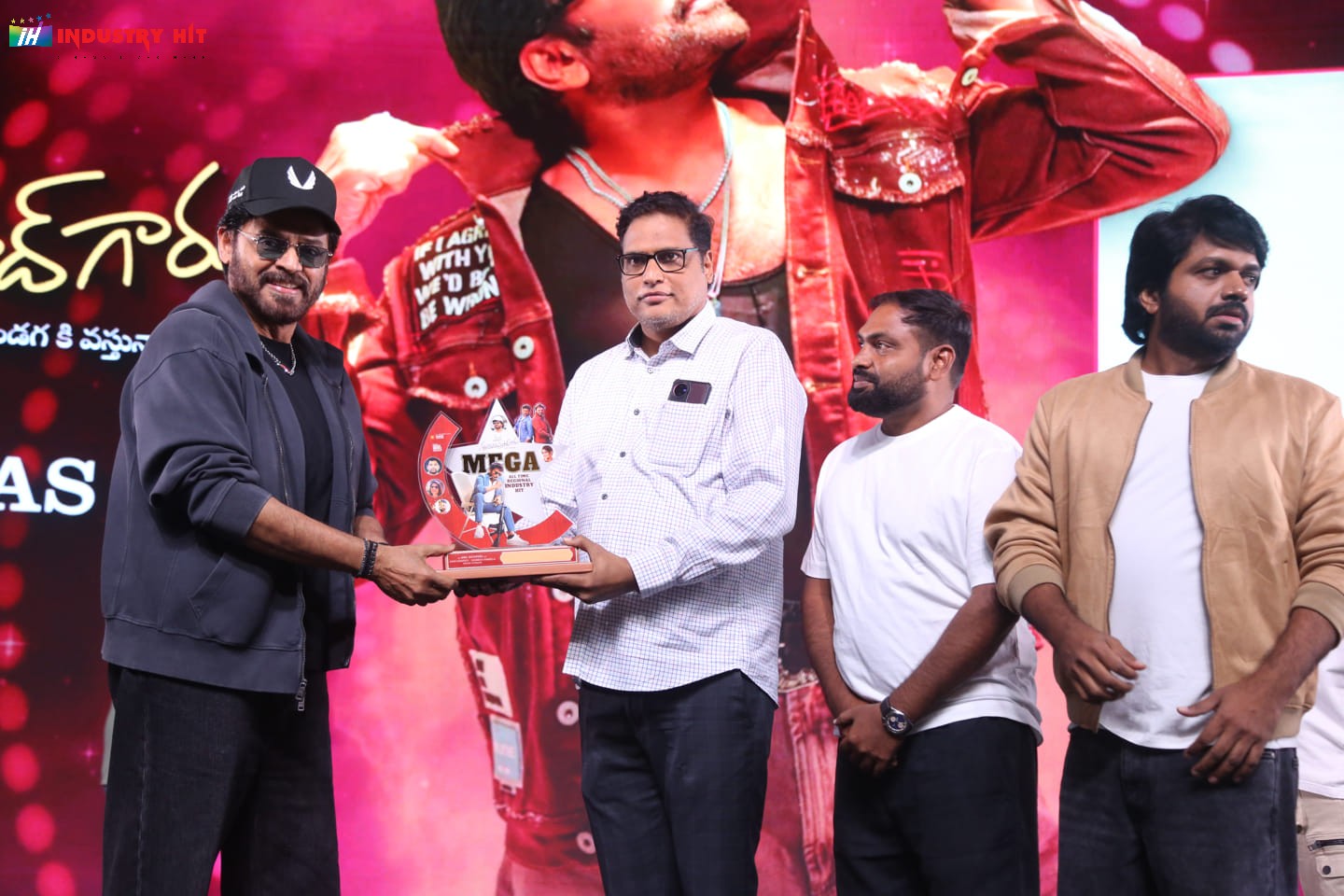 Mana-ShankaraVaraPrasad-Garus-All-Time-Regional-Industry-Hit-Celebrations-Photos-174