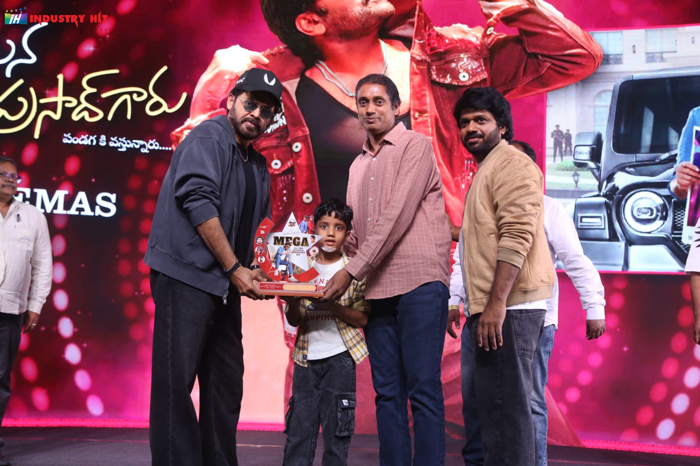 Mana-ShankaraVaraPrasad-Garus-All-Time-Regional-Industry-Hit-Celebrations-Photos-177