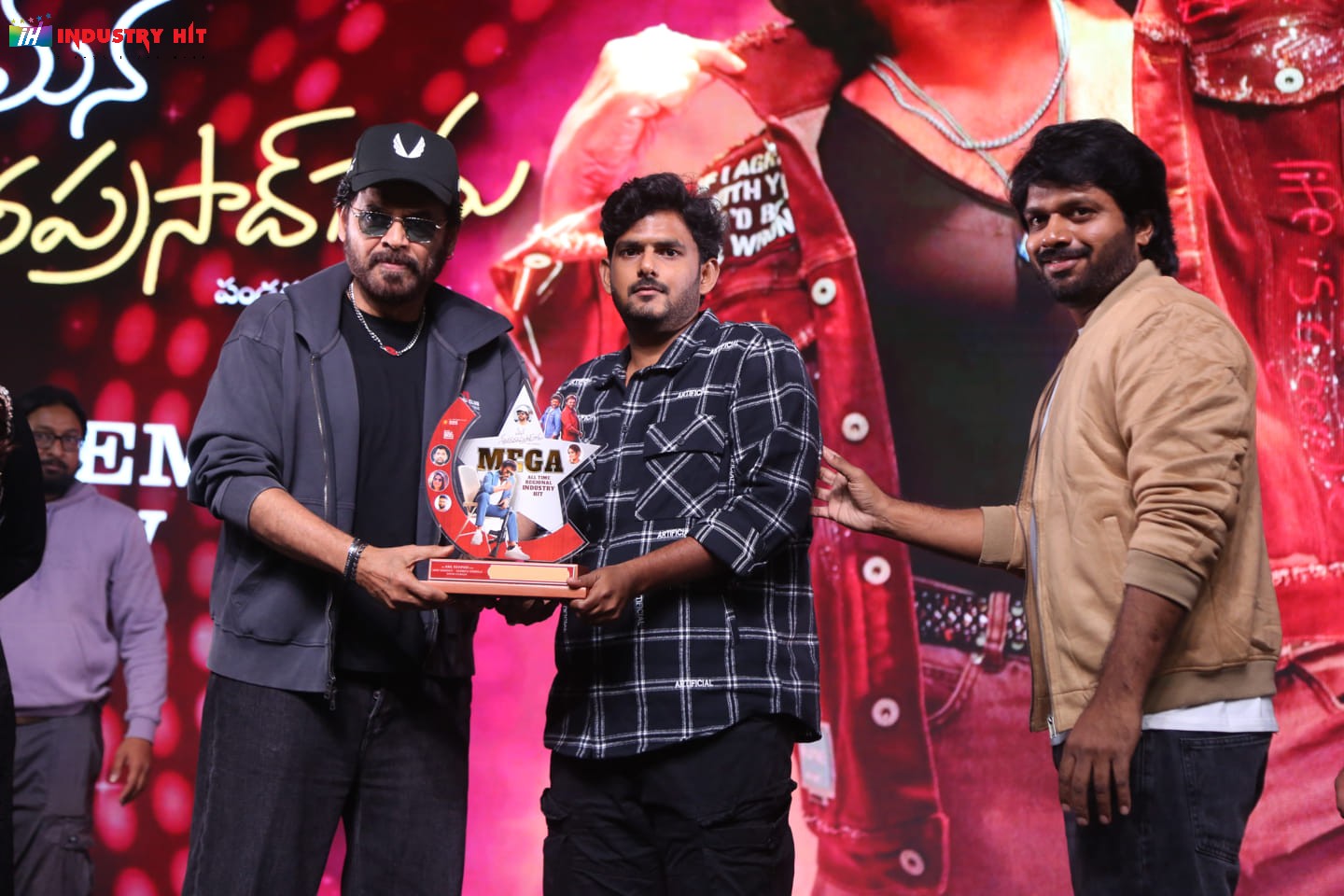 Mana-ShankaraVaraPrasad-Garus-All-Time-Regional-Industry-Hit-Celebrations-Photos-187