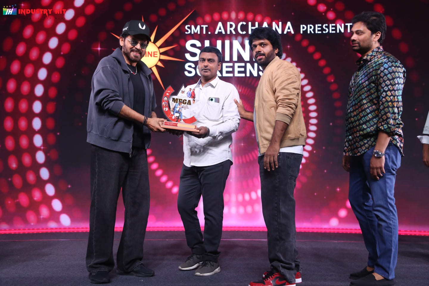 Mana-ShankaraVaraPrasad-Garus-All-Time-Regional-Industry-Hit-Celebrations-Photos-192