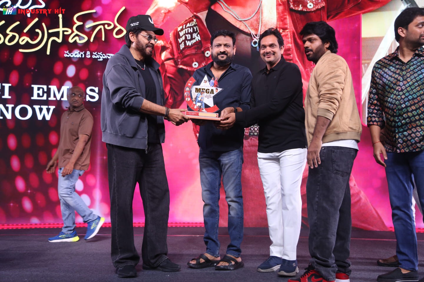 Mana-ShankaraVaraPrasad-Garus-All-Time-Regional-Industry-Hit-Celebrations-Photos-194
