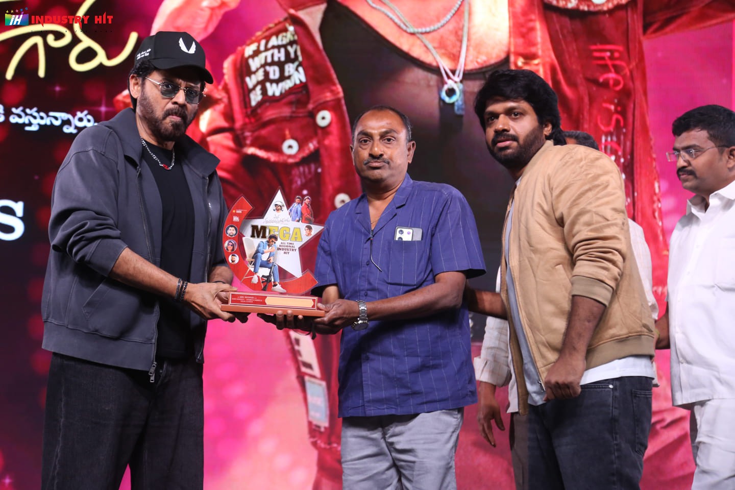 Mana-ShankaraVaraPrasad-Garus-All-Time-Regional-Industry-Hit-Celebrations-Photos-198