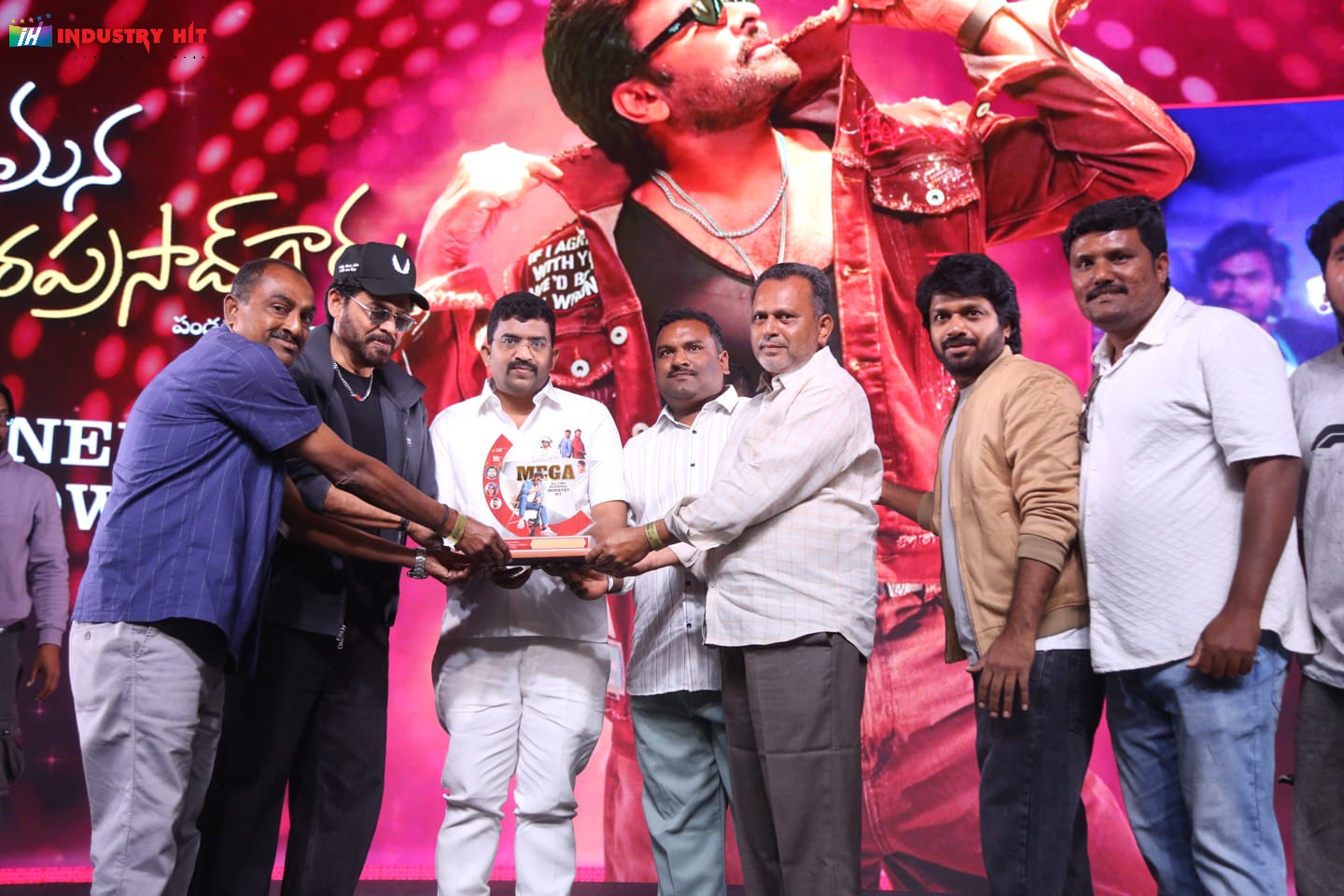 Mana-ShankaraVaraPrasad-Garus-All-Time-Regional-Industry-Hit-Celebrations-Photos-200