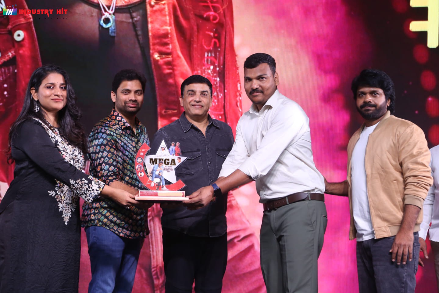 Mana-ShankaraVaraPrasad-Garus-All-Time-Regional-Industry-Hit-Celebrations-Photos-227