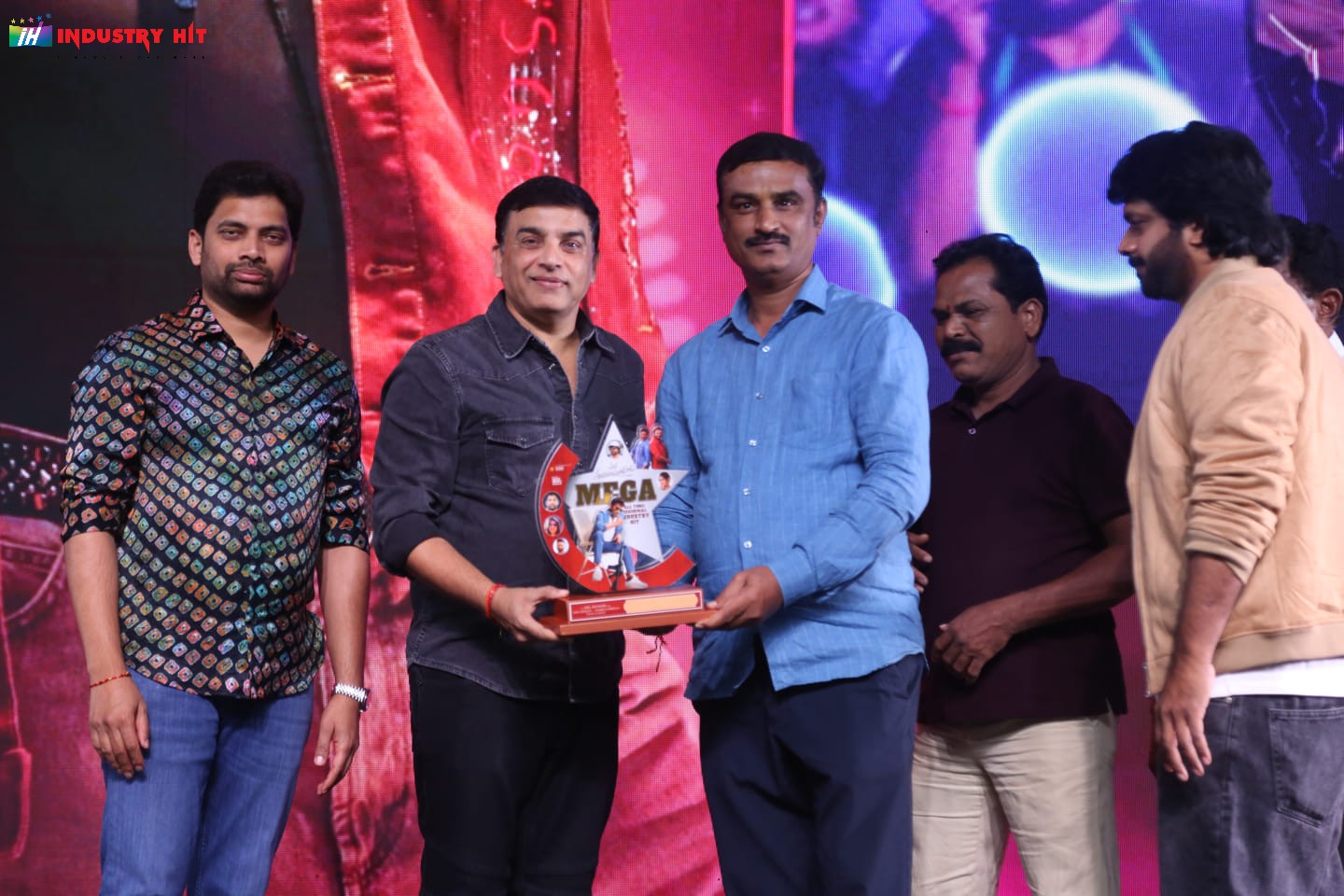 Mana-ShankaraVaraPrasad-Garus-All-Time-Regional-Industry-Hit-Celebrations-Photos-233
