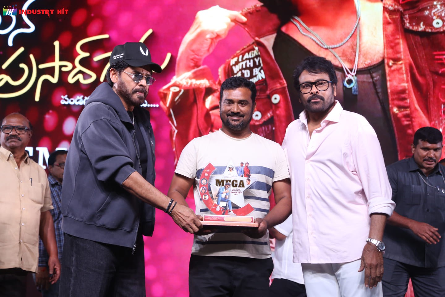 Mana-ShankaraVaraPrasad-Garus-All-Time-Regional-Industry-Hit-Celebrations-Photos-267