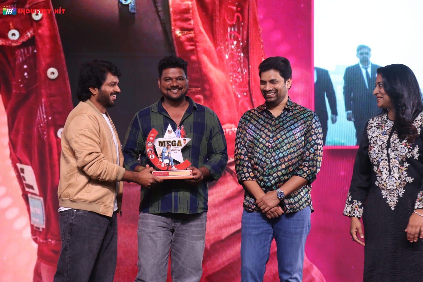 Mana-ShankaraVaraPrasad-Garus-All-Time-Regional-Industry-Hit-Celebrations-Photos-37
