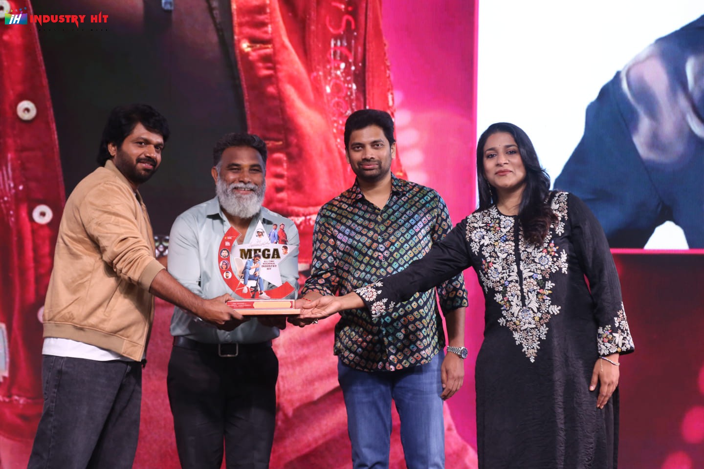 Mana-ShankaraVaraPrasad-Garus-All-Time-Regional-Industry-Hit-Celebrations-Photos-39