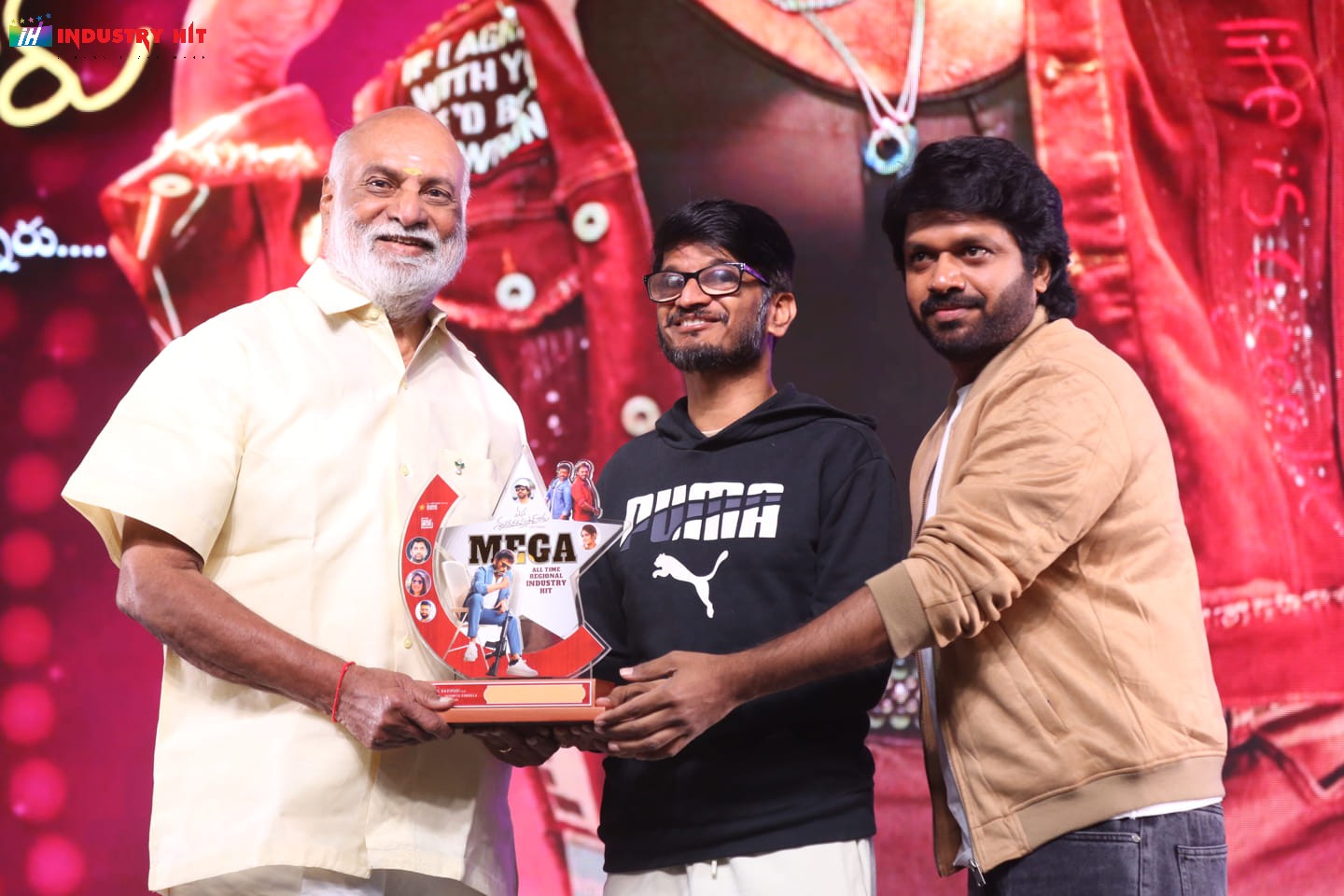 Mana-ShankaraVaraPrasad-Garus-All-Time-Regional-Industry-Hit-Celebrations-Photos-43