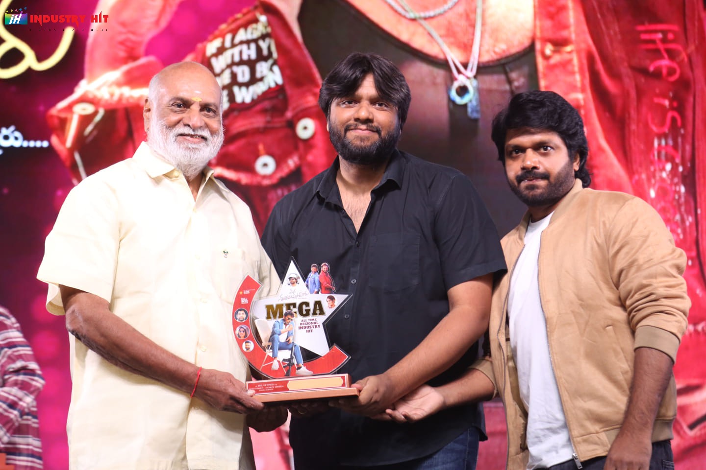 Mana-ShankaraVaraPrasad-Garus-All-Time-Regional-Industry-Hit-Celebrations-Photos-45