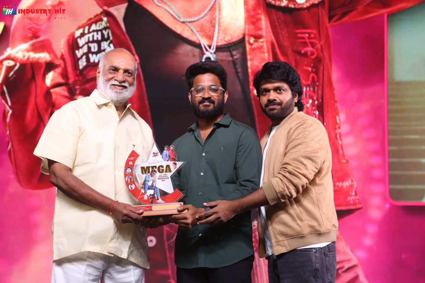 Mana-ShankaraVaraPrasad-Garus-All-Time-Regional-Industry-Hit-Celebrations-Photos-54