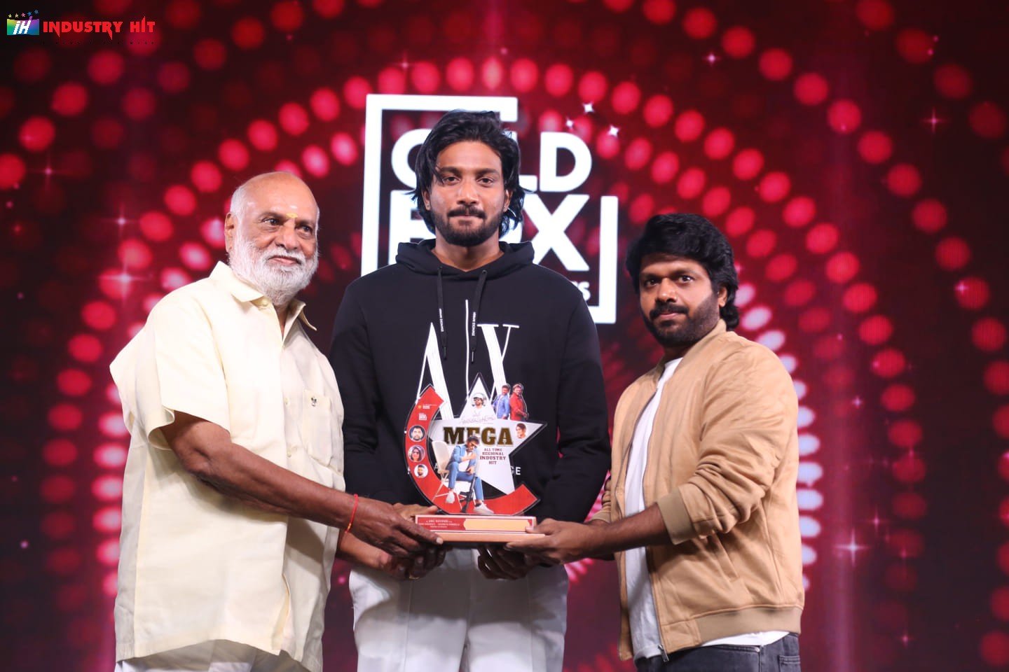 Mana-ShankaraVaraPrasad-Garus-All-Time-Regional-Industry-Hit-Celebrations-Photos-58