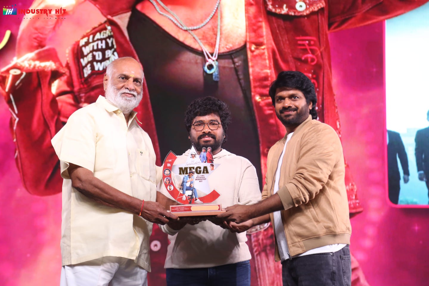 Mana-ShankaraVaraPrasad-Garus-All-Time-Regional-Industry-Hit-Celebrations-Photos-61
