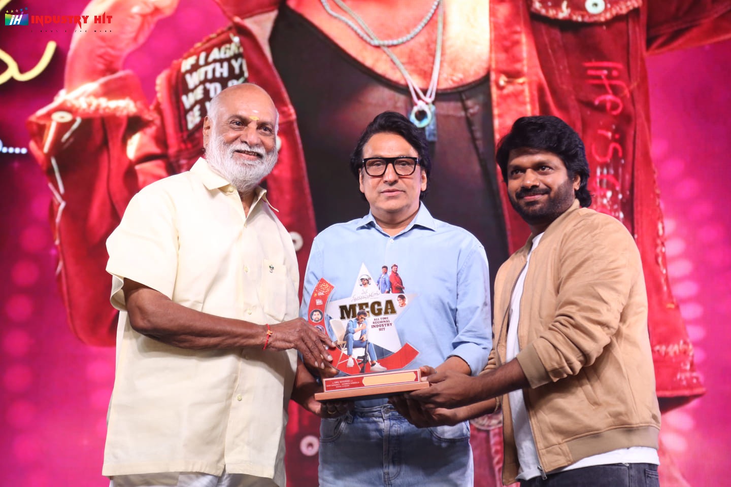 Mana-ShankaraVaraPrasad-Garus-All-Time-Regional-Industry-Hit-Celebrations-Photos-64