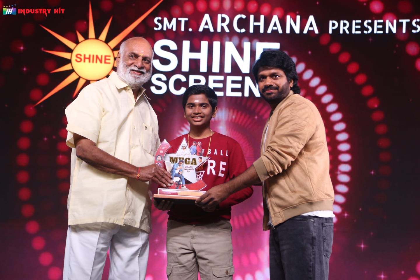 Mana-ShankaraVaraPrasad-Garus-All-Time-Regional-Industry-Hit-Celebrations-Photos-70