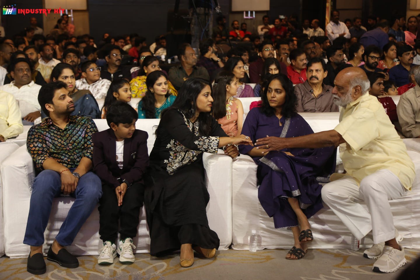 Mana-ShankaraVaraPrasad-Garus-All-Time-Regional-Industry-Hit-Celebrations-Photos-75