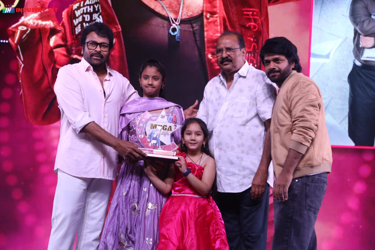 Mana-ShankaraVaraPrasad-Garus-All-Time-Regional-Industry-Hit-Celebrations-Photos-83