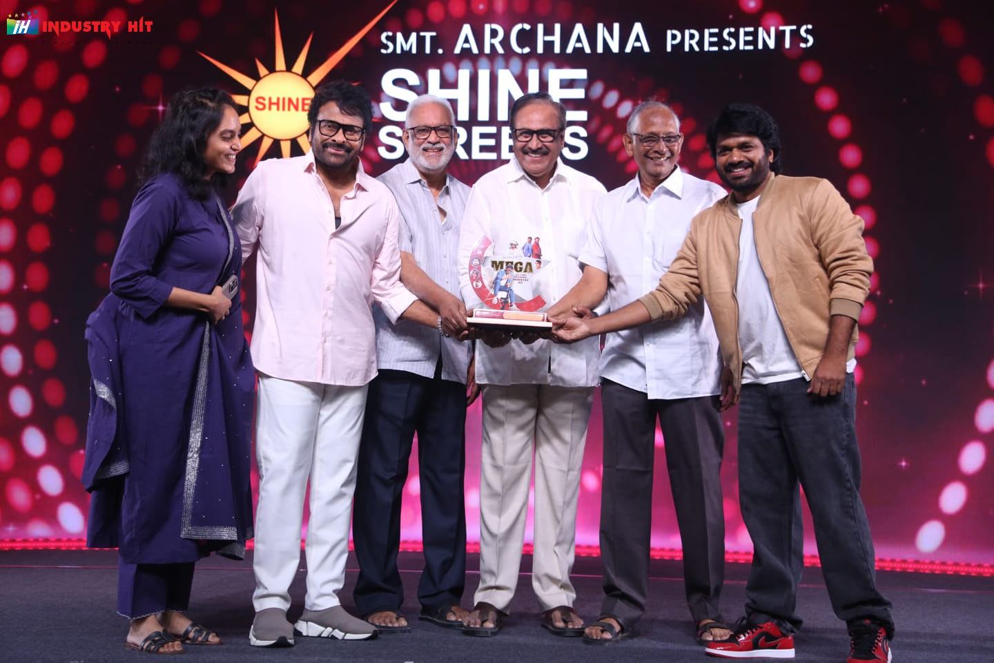 Mana-ShankaraVaraPrasad-Garus-All-Time-Regional-Industry-Hit-Celebrations-Photos-84