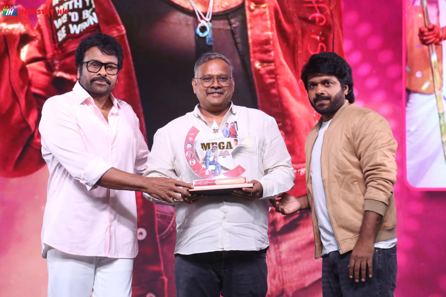 Mana-ShankaraVaraPrasad-Garus-All-Time-Regional-Industry-Hit-Celebrations-Photos-86