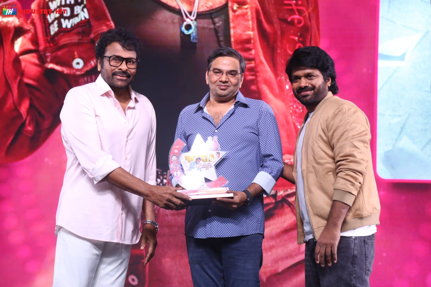 Mana-ShankaraVaraPrasad-Garus-All-Time-Regional-Industry-Hit-Celebrations-Photos-88