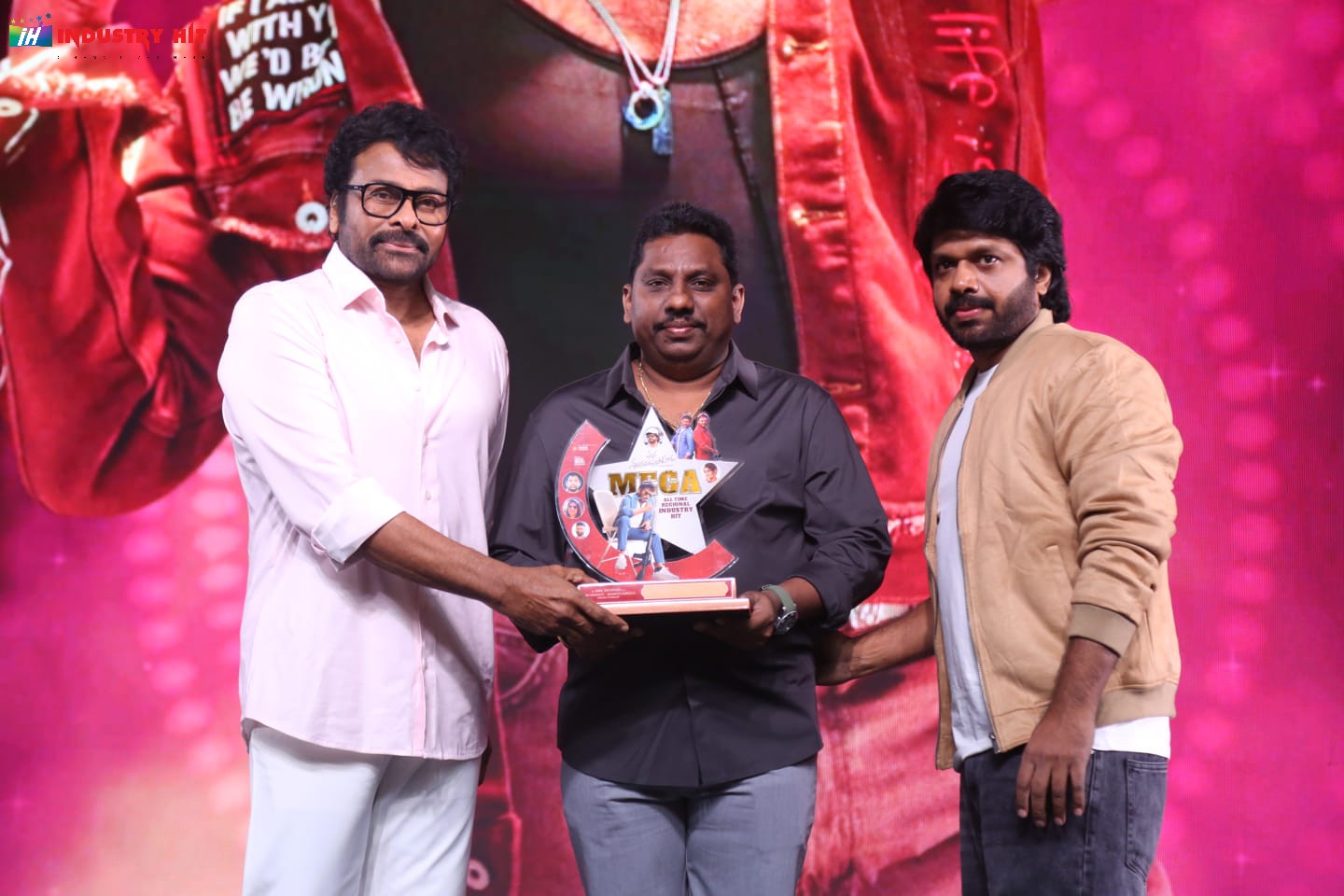 Mana-ShankaraVaraPrasad-Garus-All-Time-Regional-Industry-Hit-Celebrations-Photos-90