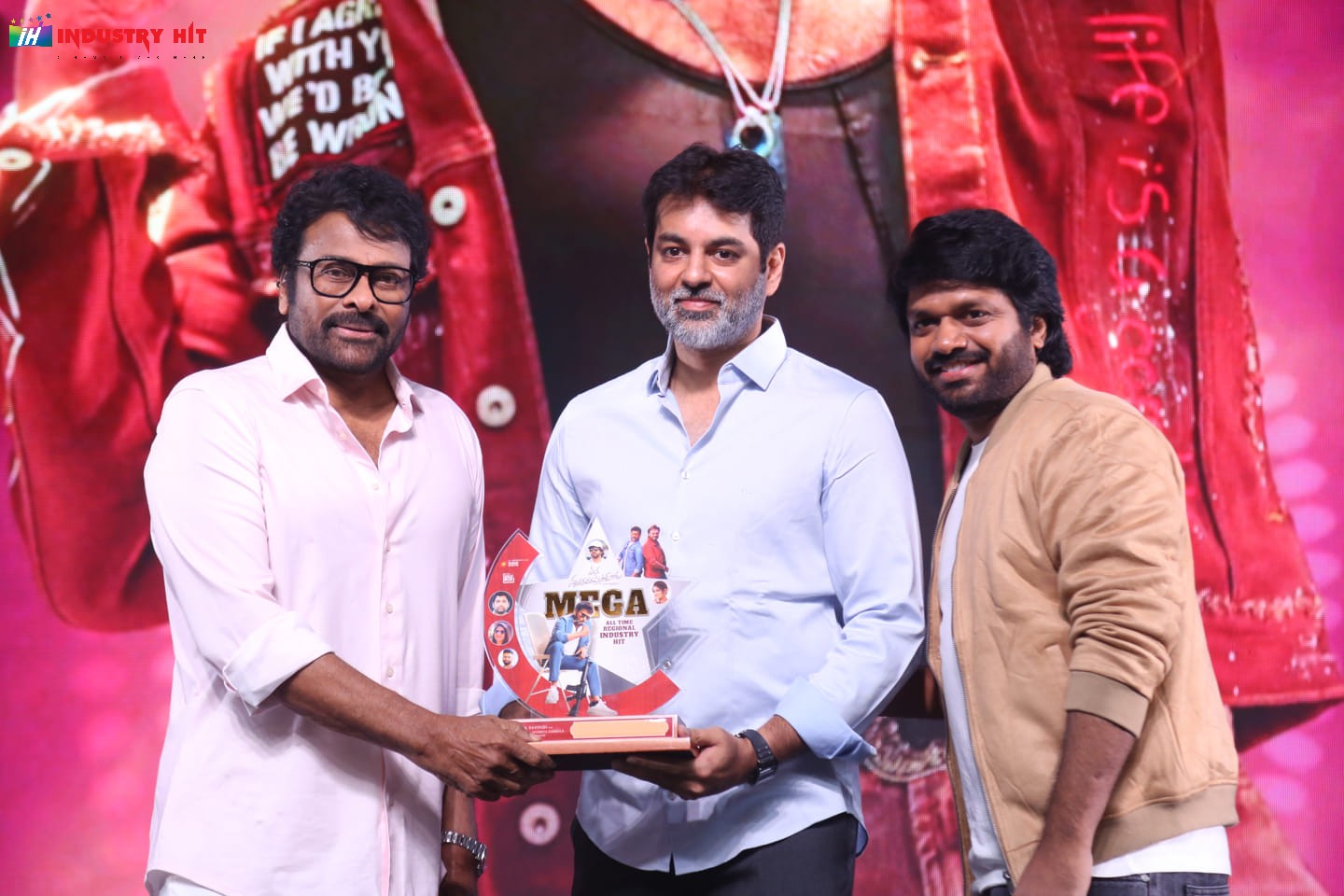 Mana-ShankaraVaraPrasad-Garus-All-Time-Regional-Industry-Hit-Celebrations-Photos-93