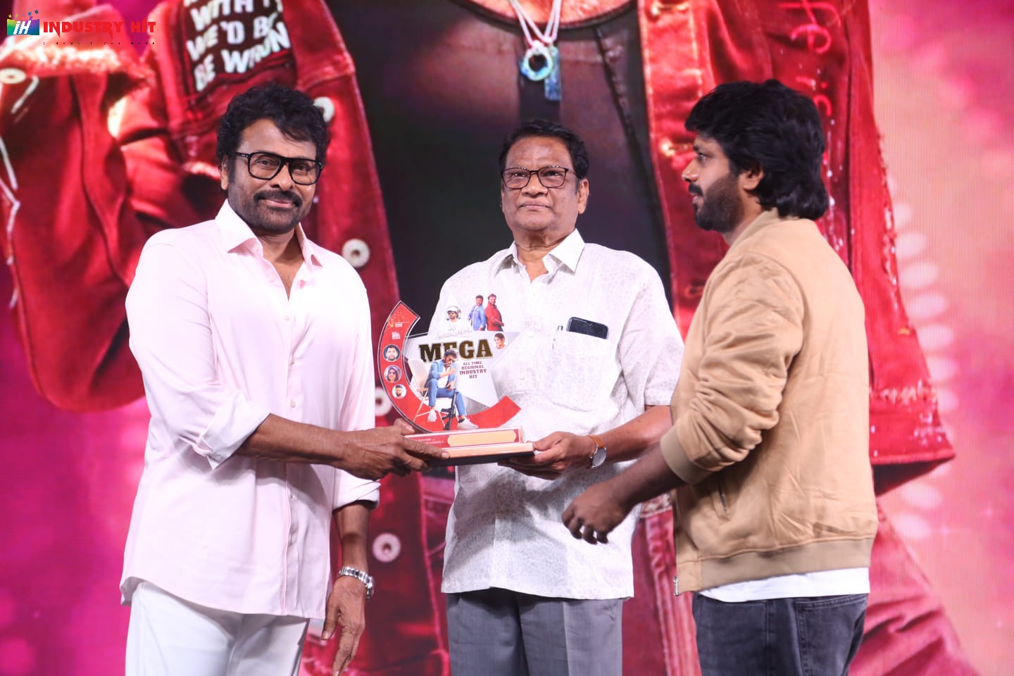 Mana-ShankaraVaraPrasad-Garus-All-Time-Regional-Industry-Hit-Celebrations-Photos-96