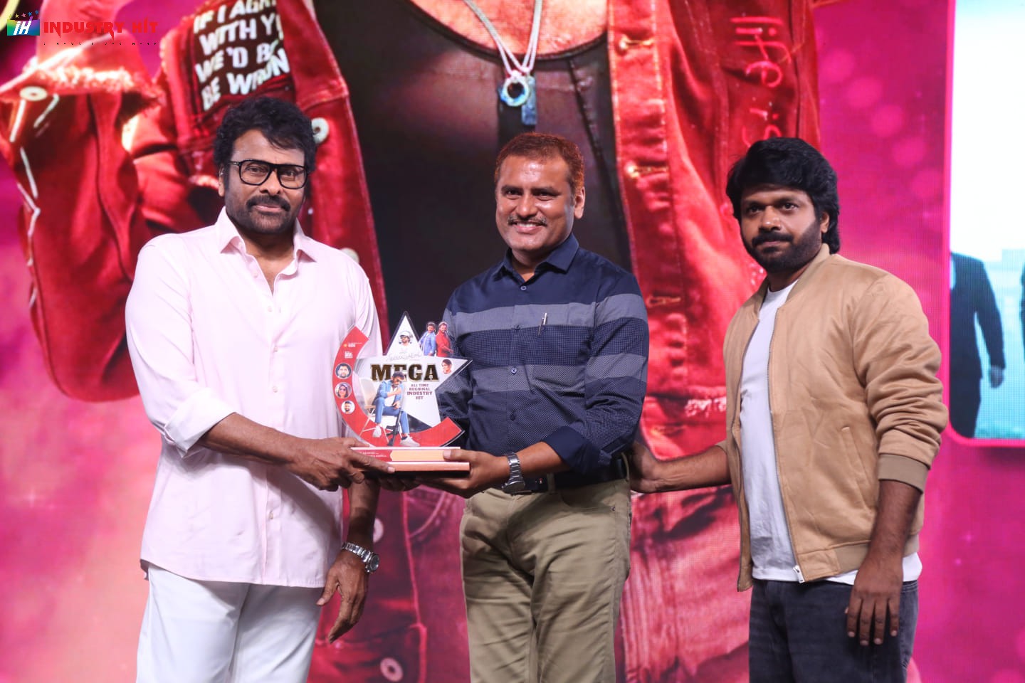 Mana-ShankaraVaraPrasad-Garus-All-Time-Regional-Industry-Hit-Celebrations-Photos-98