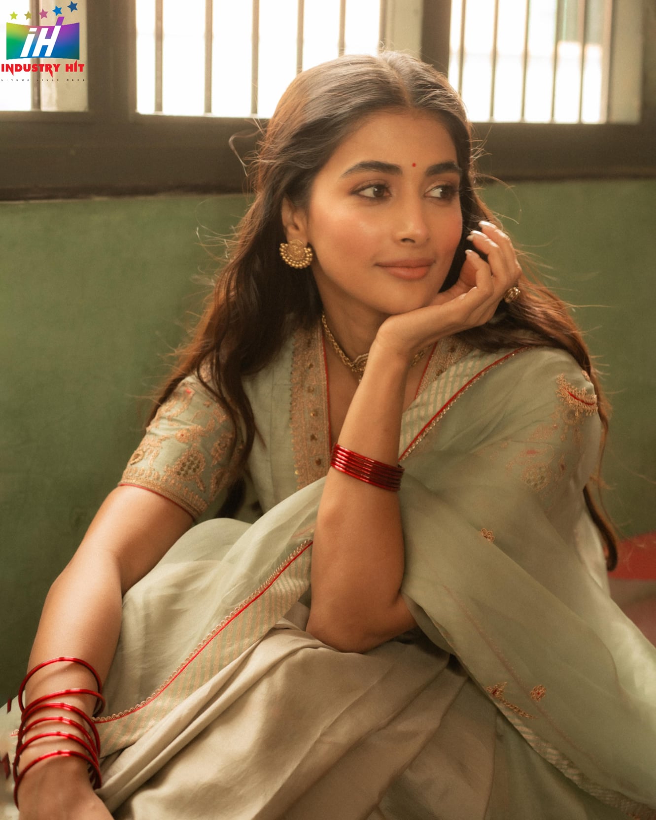 Pooja-Hegde-For-Retro-Promotions-1