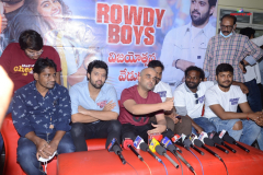 Rowdy-Boys-Team-Success-Tour-Vijayawada-Sailaja-Theatre-IndustryHit-4