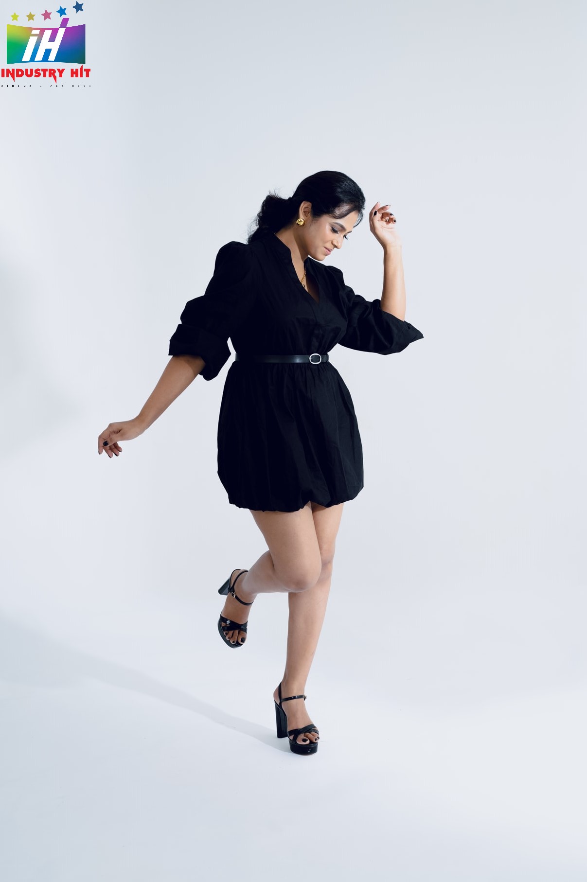 Ramya-Pandian-Latest-Photoshoot-4