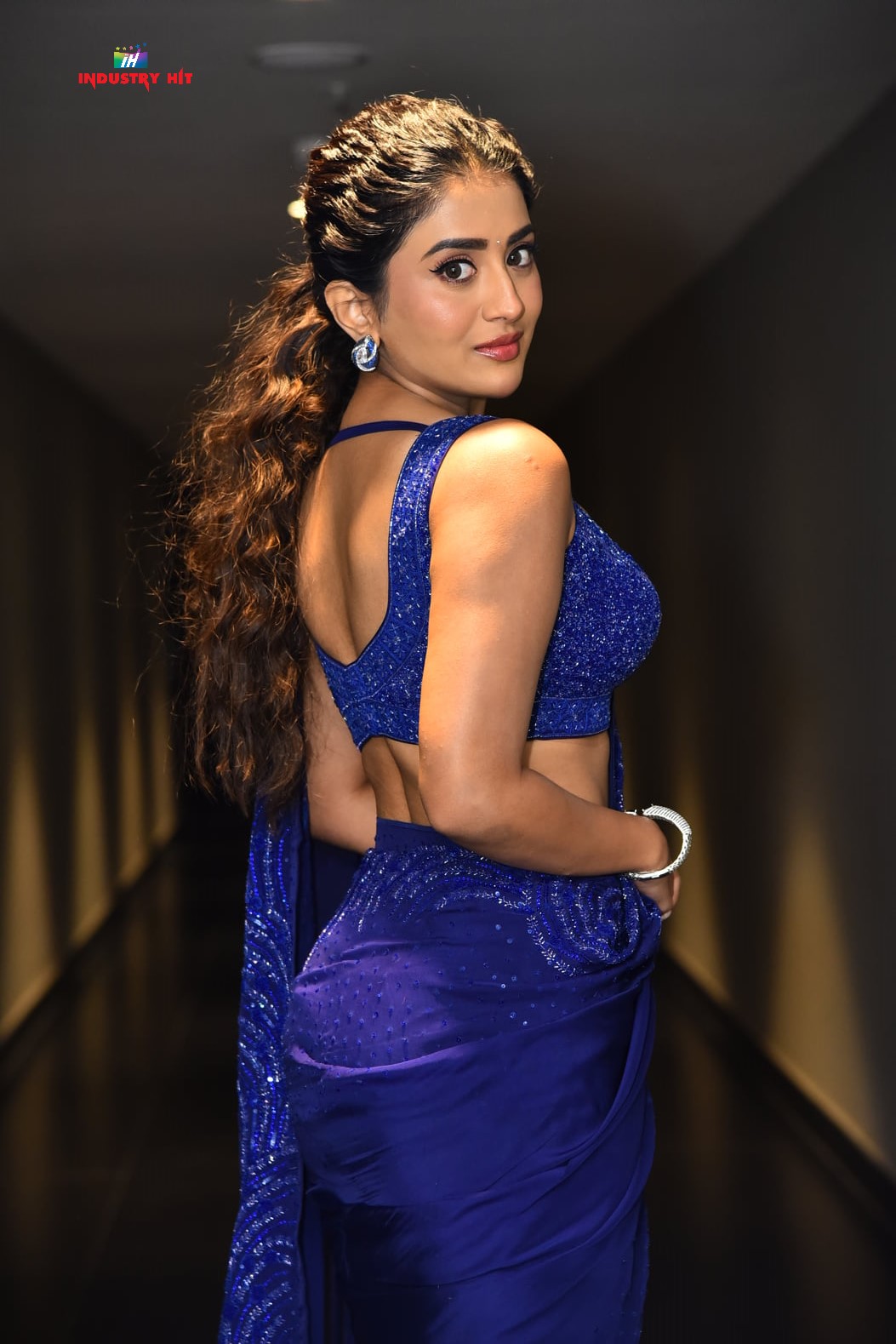 Raashi-Singh-At-3-Roses-Event-13