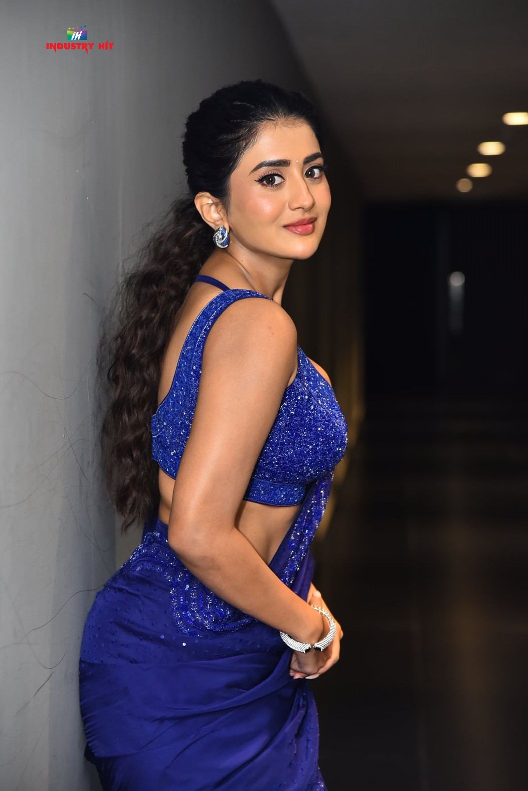 Raashi-Singh-At-3-Roses-Event-15