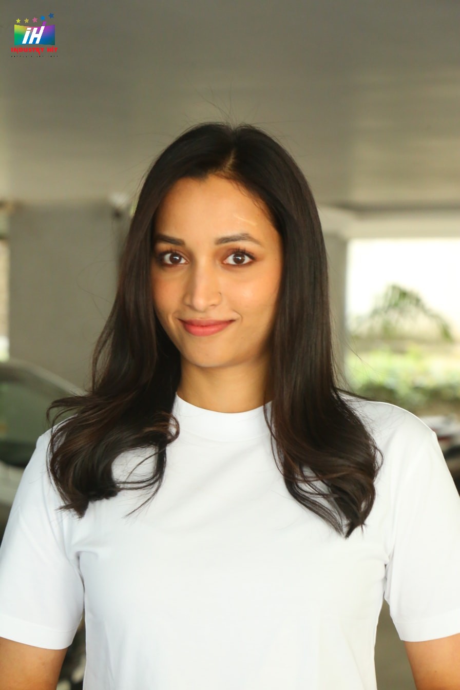 Srinidhi-Shetty-At-Aadarsha-Kutumbam-House-No-47-Media-Interaction-1