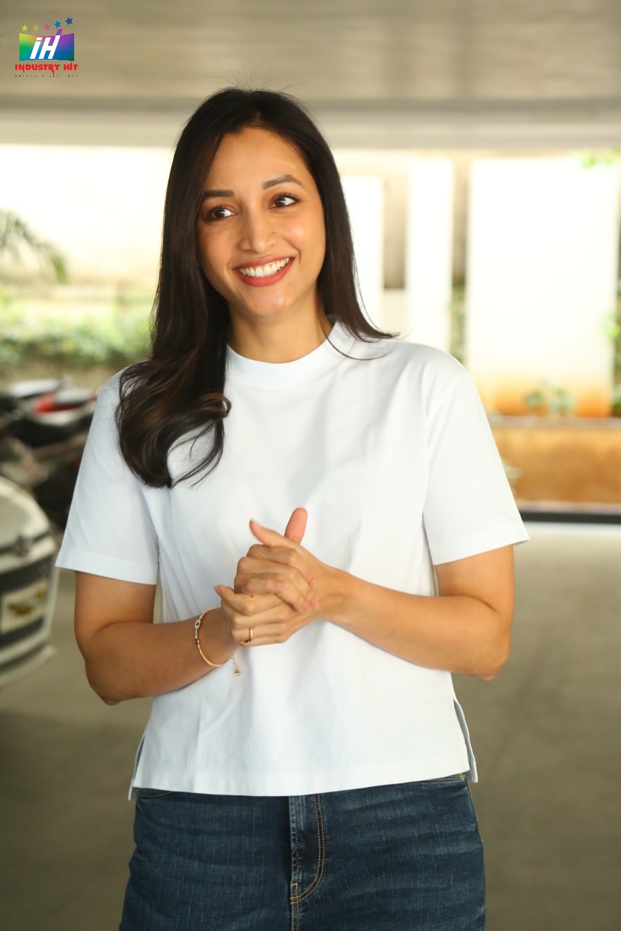 Srinidhi-Shetty-At-Aadarsha-Kutumbam-House-No-47-Media-Interaction-2
