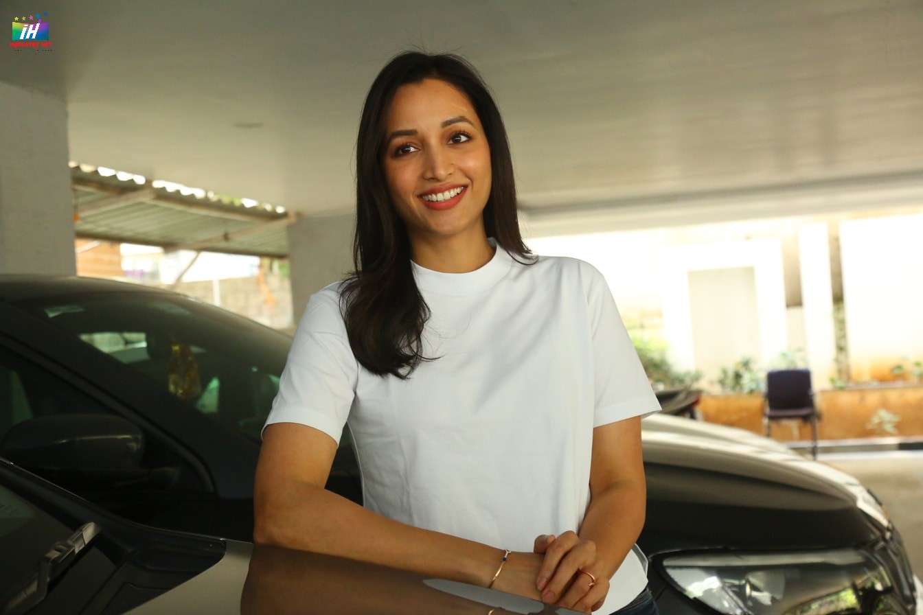 Srinidhi-Shetty-At-Aadarsha-Kutumbam-House-No-47-Media-Interaction-3