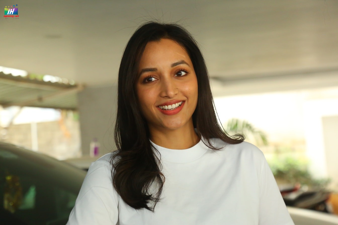 Srinidhi-Shetty-At-Aadarsha-Kutumbam-House-No-47-Media-Interaction-4
