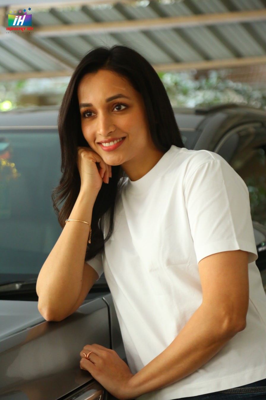 Srinidhi-Shetty-At-Aadarsha-Kutumbam-House-No-47-Media-Interaction-7